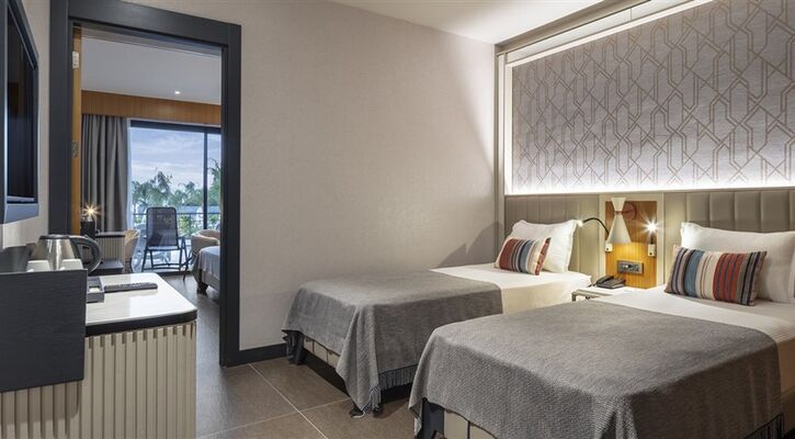Mylome Luxury Hotel & Resort