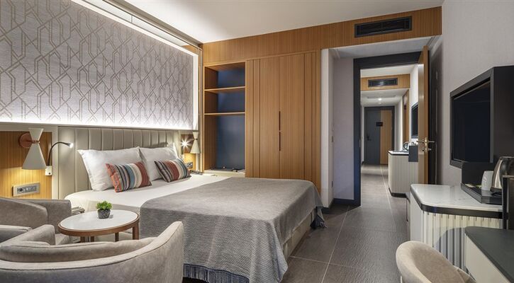Mylome Luxury Hotel & Resort