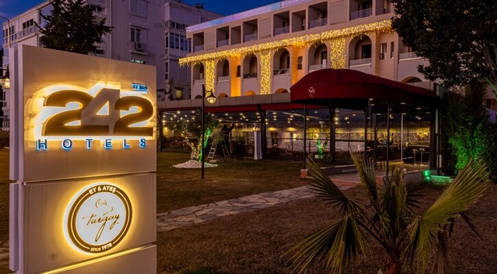 Tema 242 Hotel
