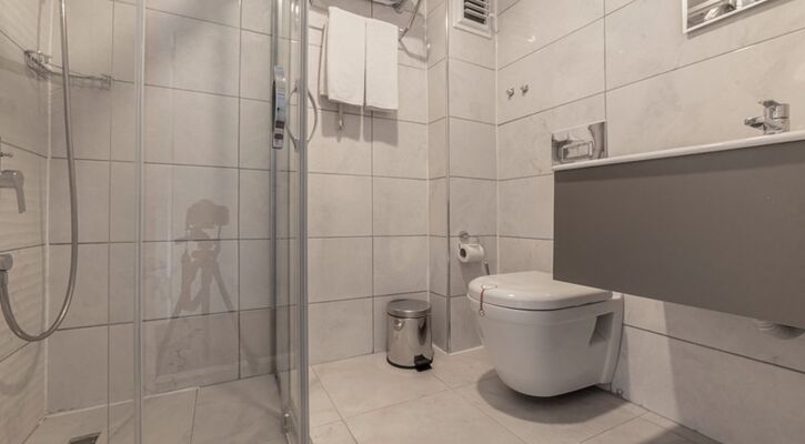 Tema 242 Hotel