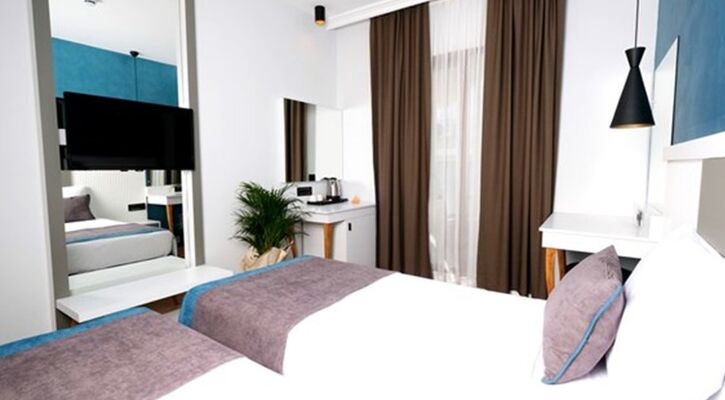 Tema 242 Hotel