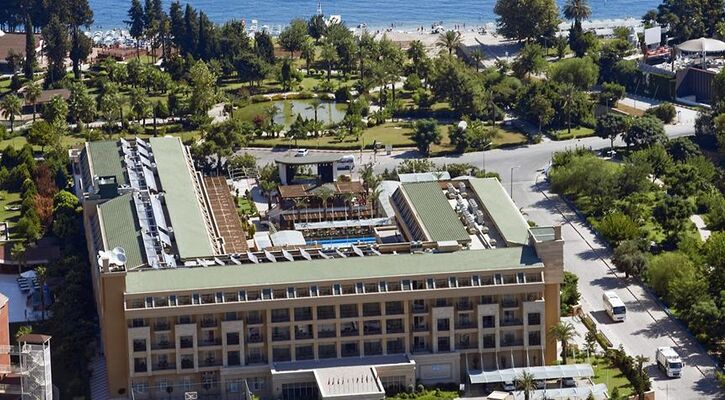 Crystal Deluxe Resort & Spa
