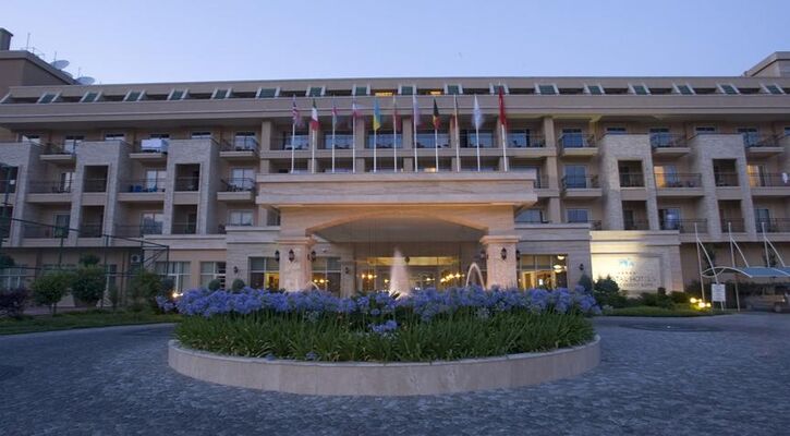 Crystal Deluxe Resort & Spa