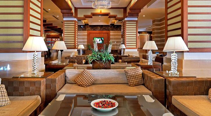 Crystal Deluxe Resort & Spa