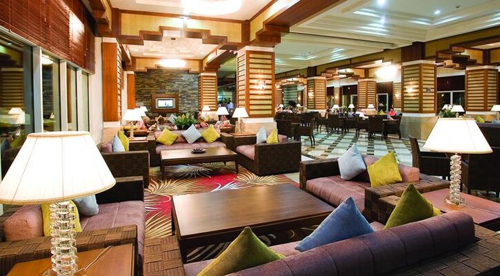 Crystal Deluxe Resort & Spa