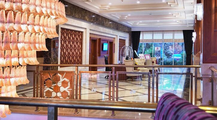 Crystal Deluxe Resort & Spa
