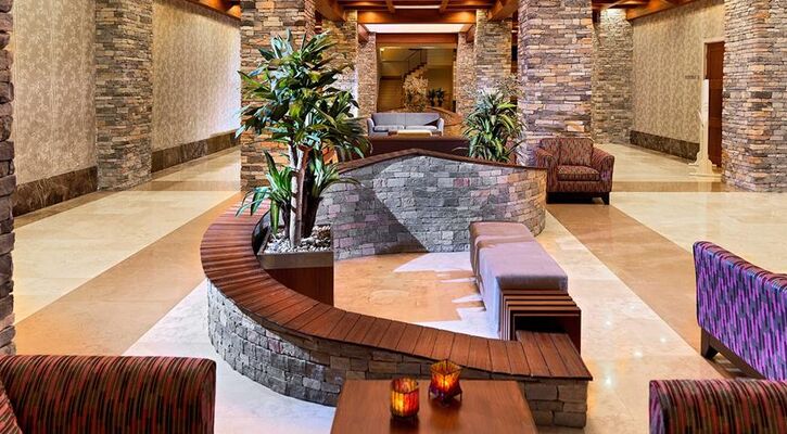 Crystal Deluxe Resort & Spa