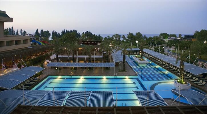 Crystal Deluxe Resort & Spa