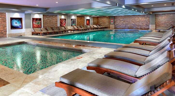 Crystal Deluxe Resort & Spa