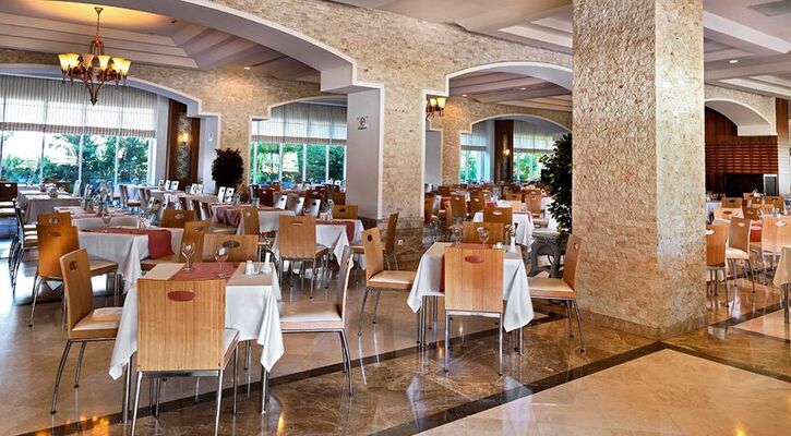 Crystal Deluxe Resort & Spa