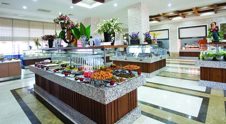 Crystal Deluxe Resort & Spa