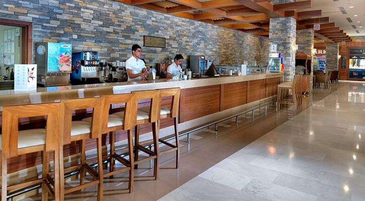 Crystal Deluxe Resort & Spa