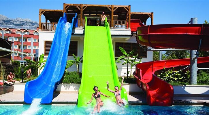 Crystal Deluxe Resort & Spa