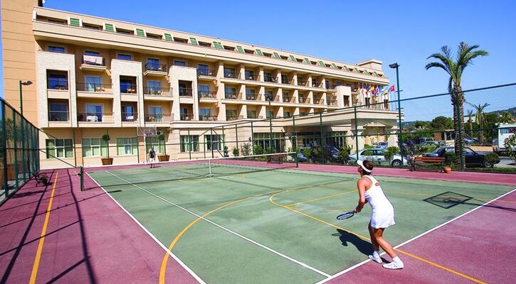 Crystal Deluxe Resort & Spa