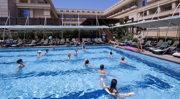 Crystal Deluxe Resort & Spa