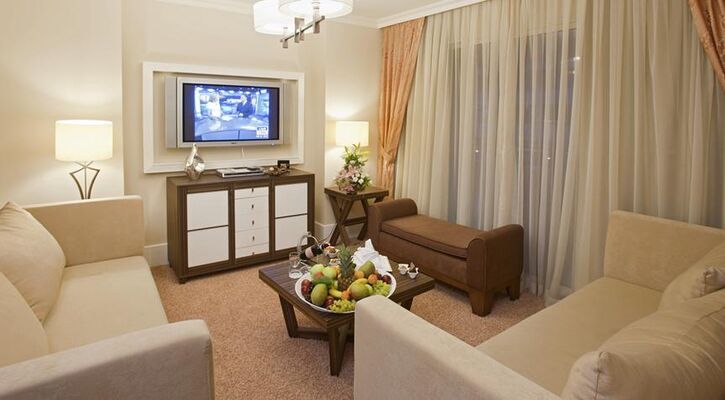 Crystal Deluxe Resort & Spa