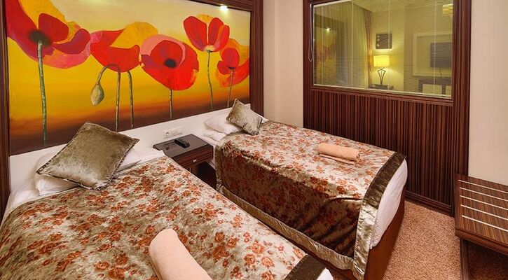 Crystal Deluxe Resort & Spa