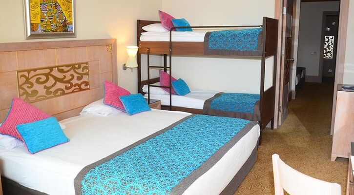 Crystal Deluxe Resort & Spa