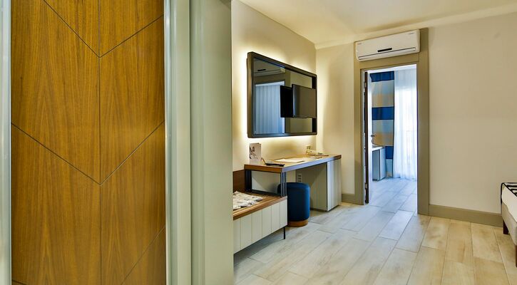 Crystal Flora Beach Resort