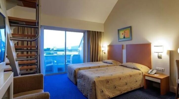 Crystal Admiral Resort Suites & Spa