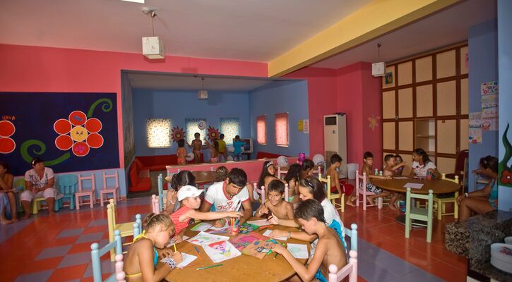 Crystal Admiral Resort Suites & Spa