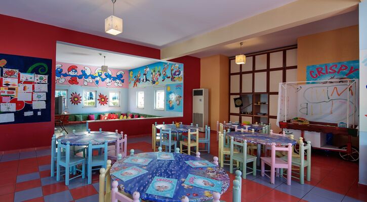 Crystal Admiral Resort Suites & Spa