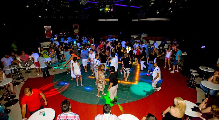 Crystal Admiral Resort Suites & Spa