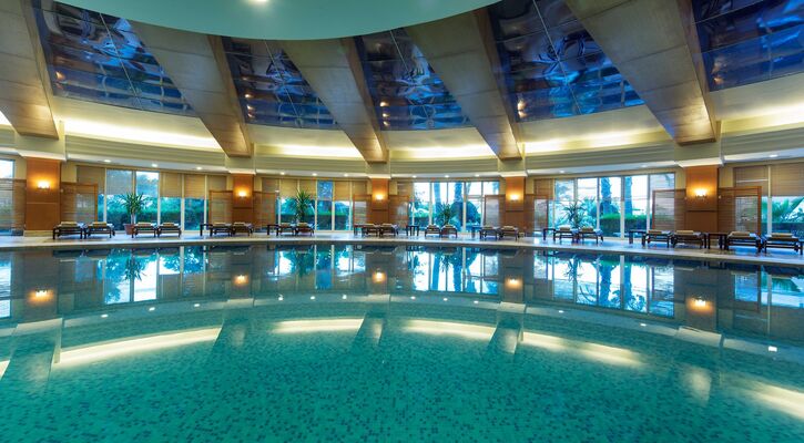 Crystal Admiral Resort Suites & Spa