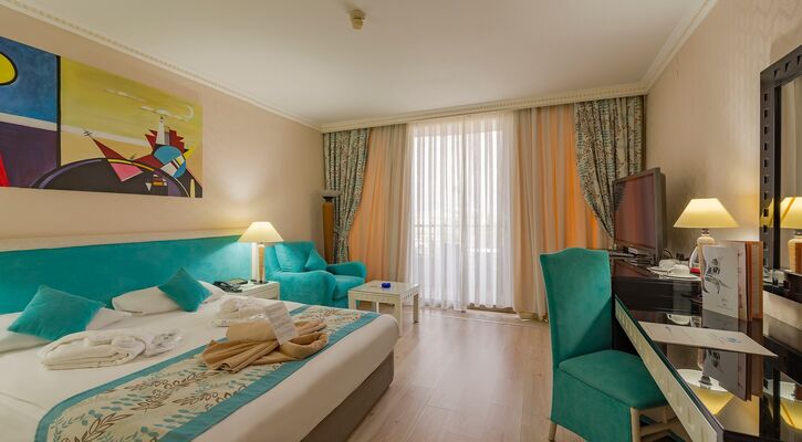 Crystal Sunrise Queen Luxury Resort & Spa