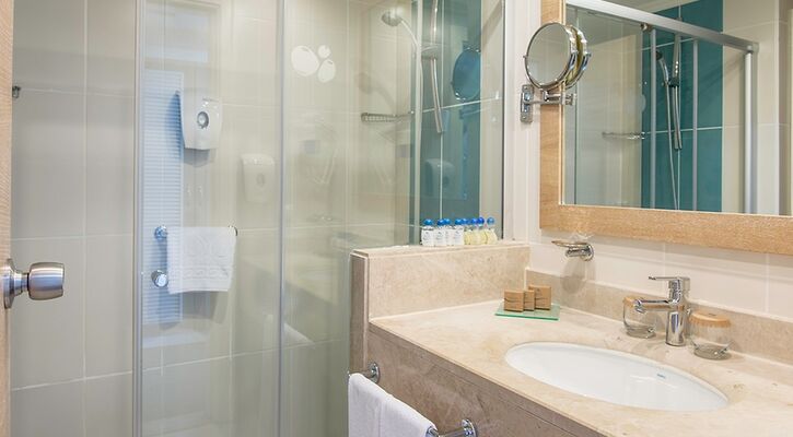 Crystal Sunrise Queen Luxury Resort & Spa