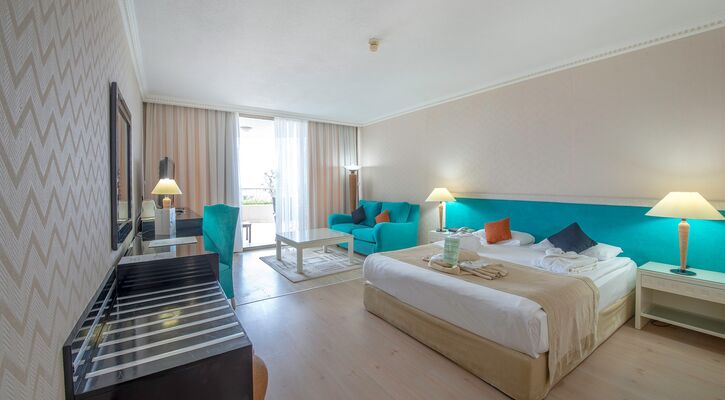 Crystal Sunrise Queen Luxury Resort & Spa