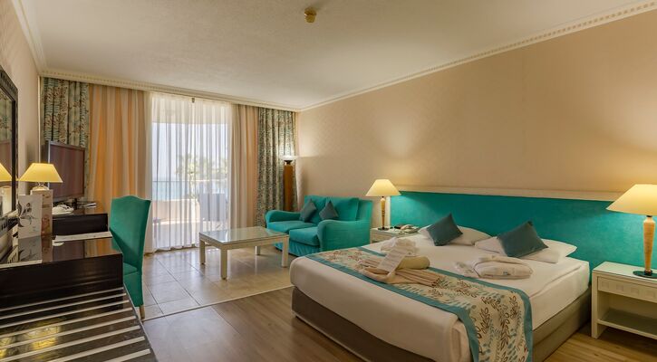 Crystal Sunrise Queen Luxury Resort & Spa