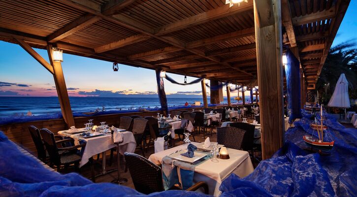 Crystal Sunrise Queen Luxury Resort & Spa