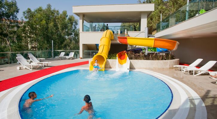 Crystal Sunrise Queen Luxury Resort & Spa