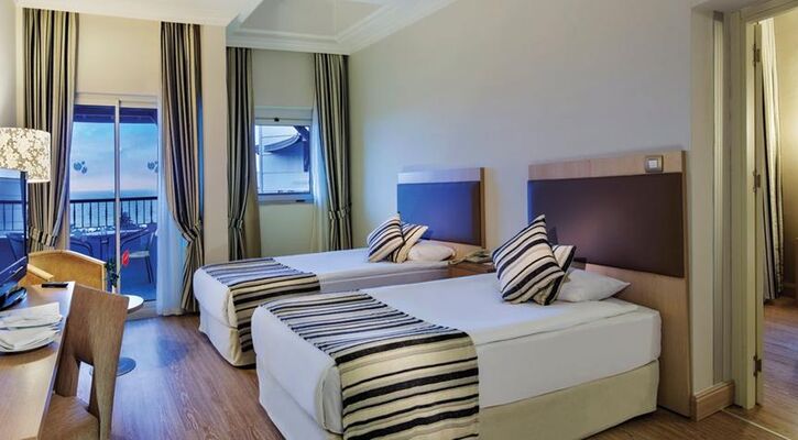 Crystal Tat Beach Golf Resort & Spa