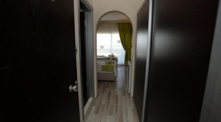 Green Gold Hotel