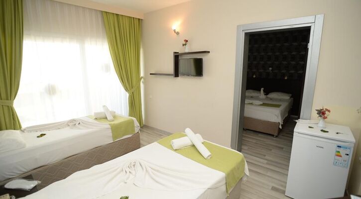 Green Gold Hotel