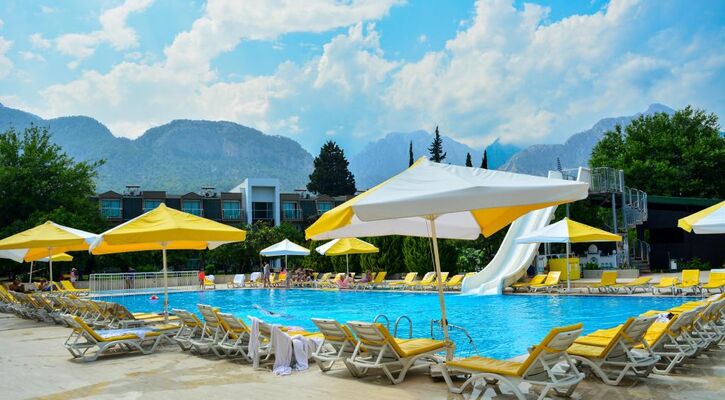 Monna Roza Garden Resort Hotel