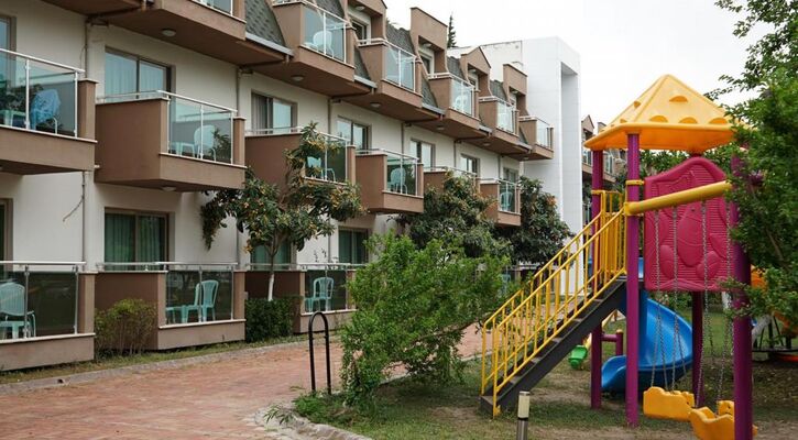 Monna Roza Garden Resort Hotel