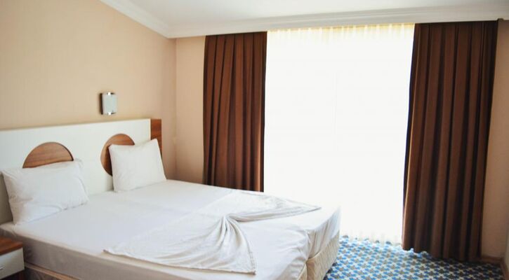 Monna Roza Garden Resort Hotel