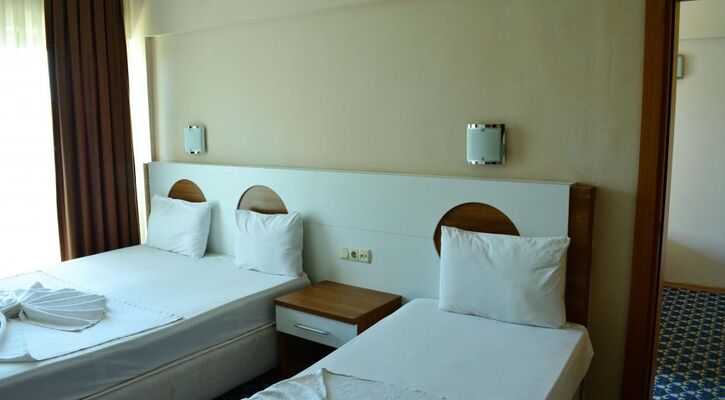 Monna Roza Garden Resort Hotel