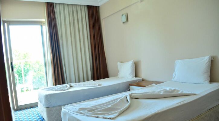 Monna Roza Garden Resort Hotel