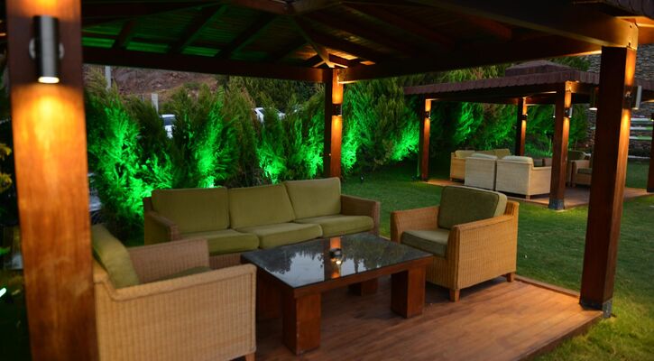 Manaspark Deluxe Hotel