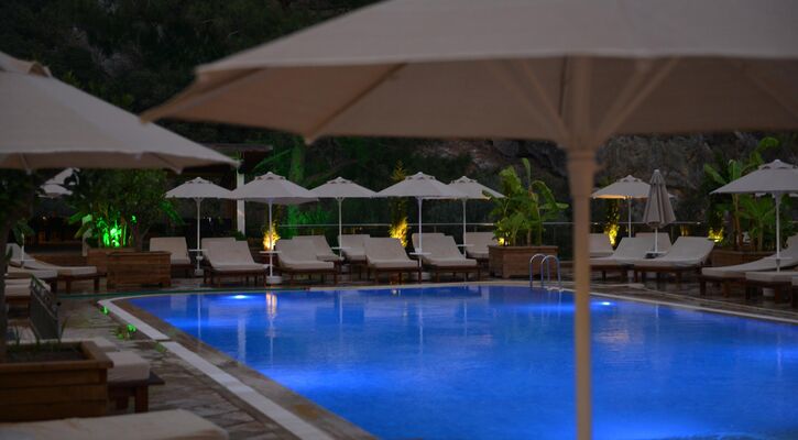 Manaspark Deluxe Hotel