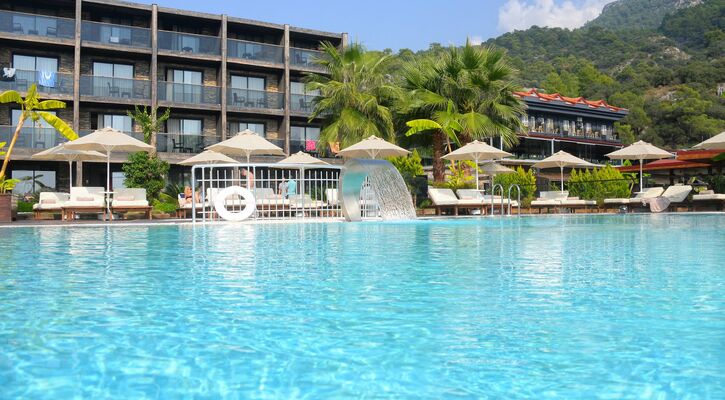 Manaspark Deluxe Hotel