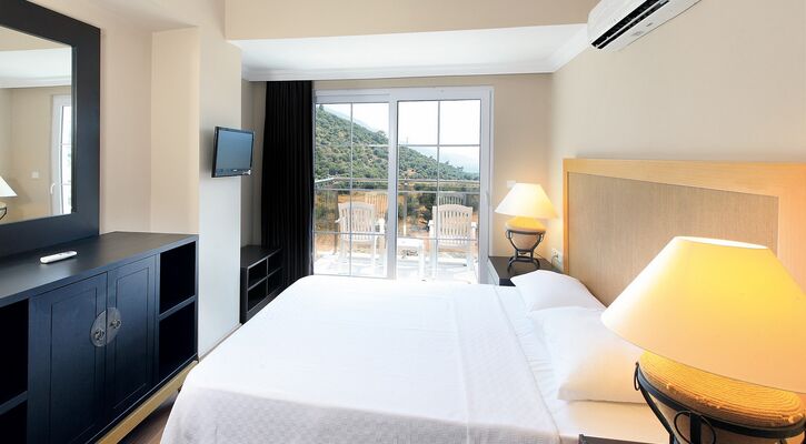 Manaspark Deluxe Hotel