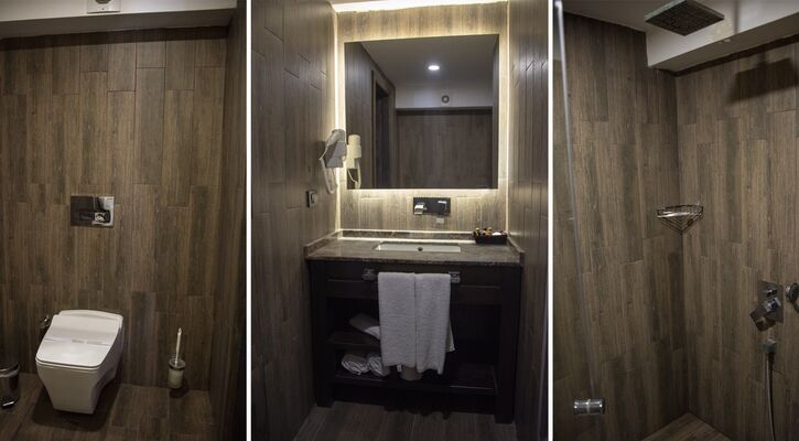 Manaspark Deluxe Hotel