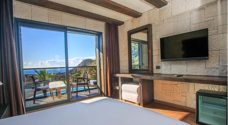 Manaspark Deluxe Hotel