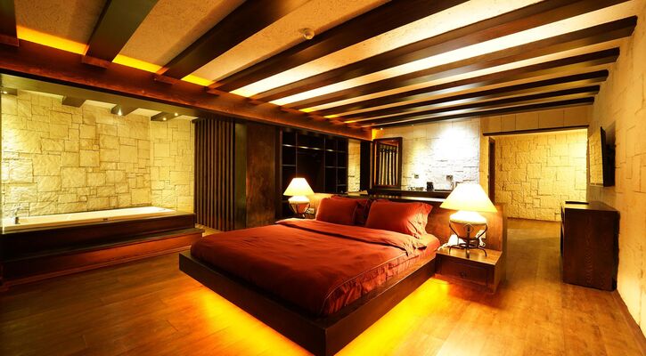 Manaspark Deluxe Hotel