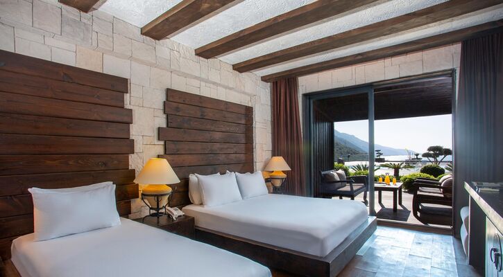 Manaspark Deluxe Hotel